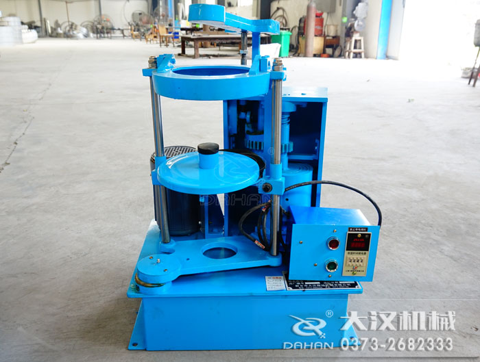 拍擊式標準振篩機具備拍擊和往復運動，物料下料快，篩面不易堵塞